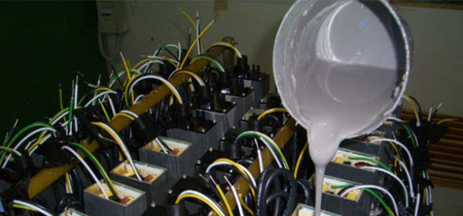 電子真空器件制造中的灌膠工藝全面指導 人工、機器與環氧樹脂操作詳解